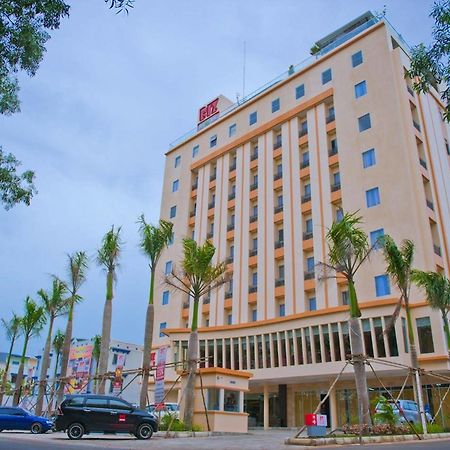 Biz Hotel Batam Nagoya Exterior photo