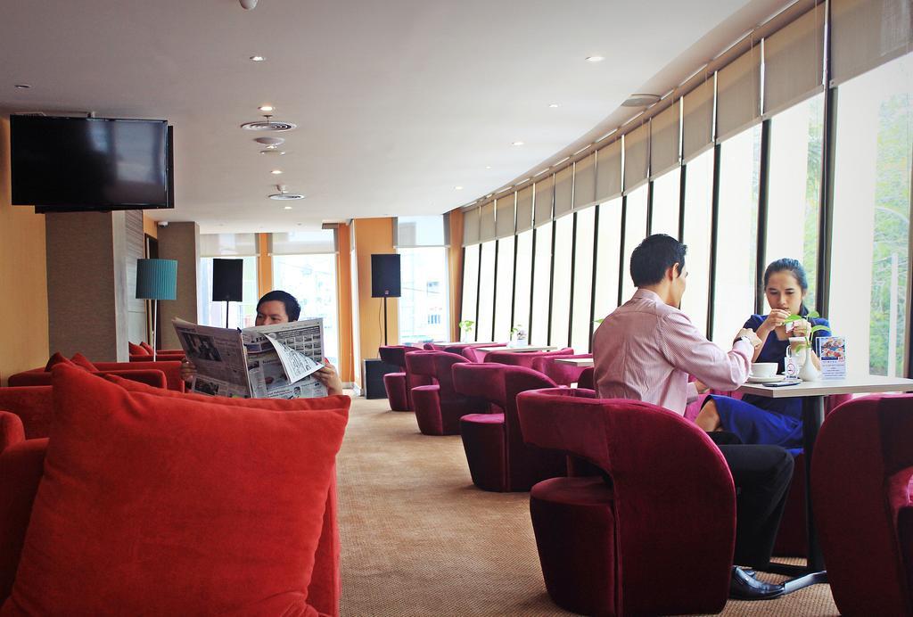 Biz Hotel Batam Nagoya Exterior photo