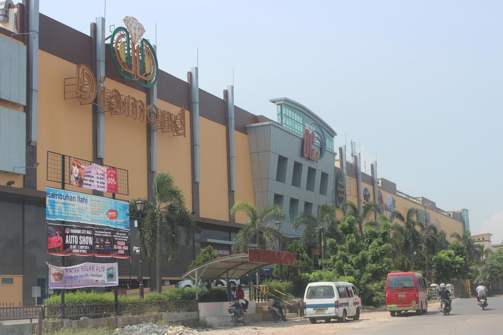 Biz Hotel Batam Nagoya Exterior photo