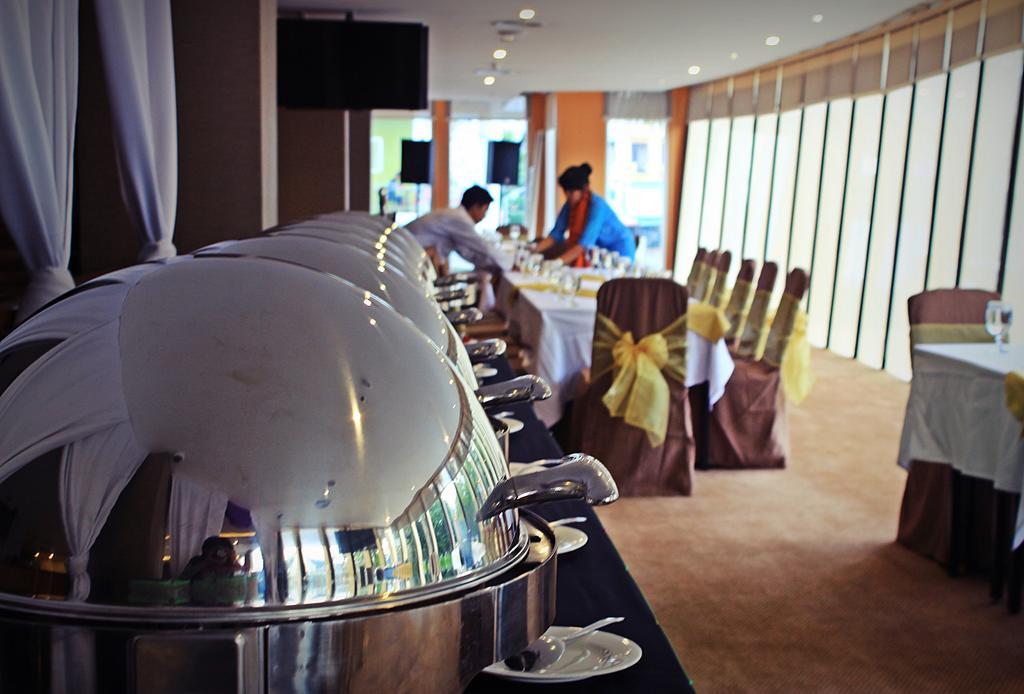 Biz Hotel Batam Nagoya Exterior photo