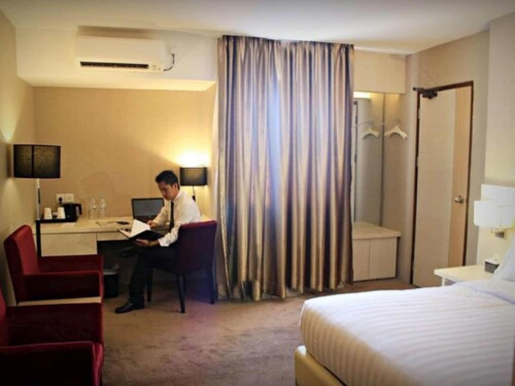 Biz Hotel Batam Nagoya Exterior photo