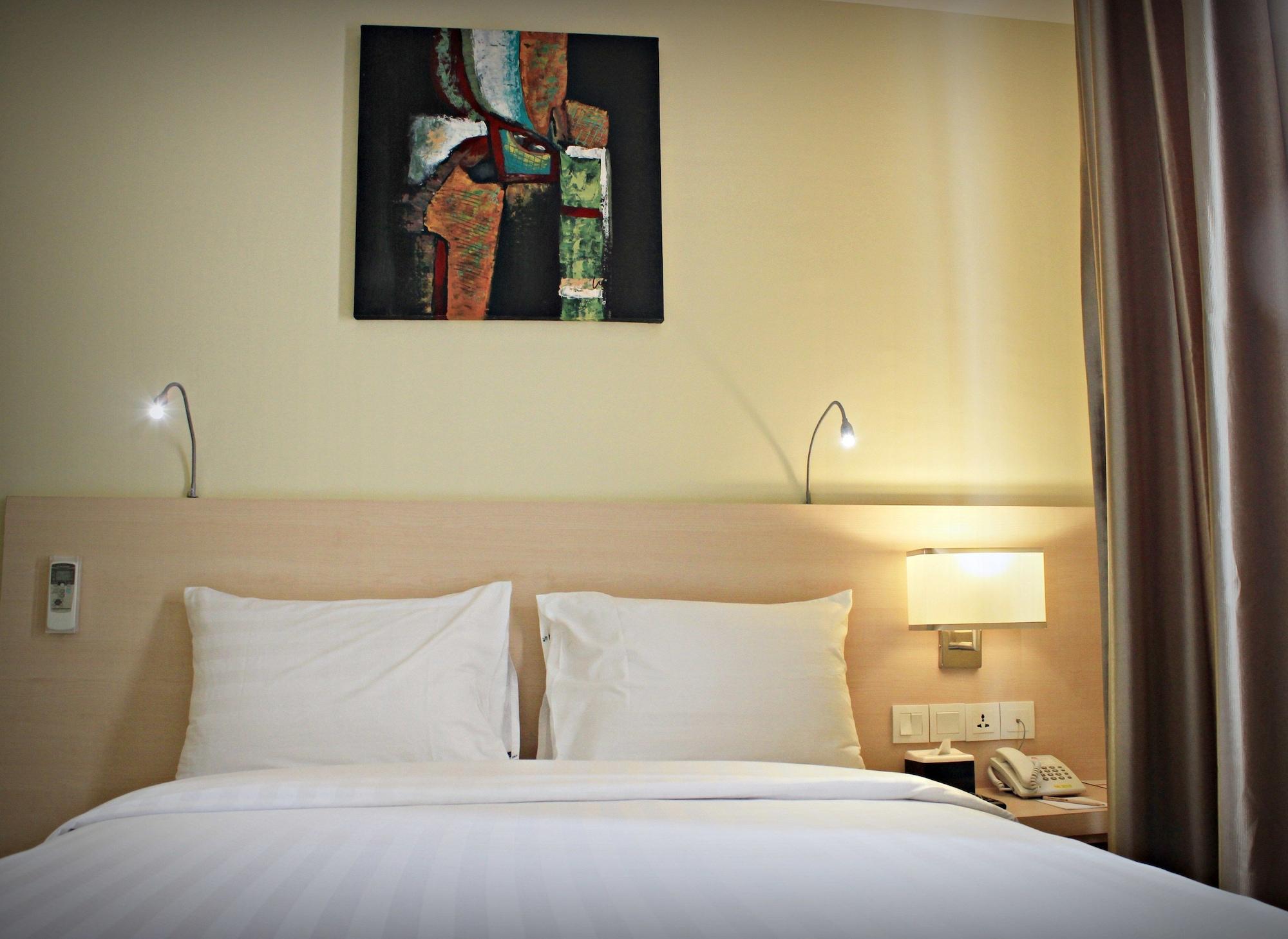 Biz Hotel Batam Nagoya Exterior photo