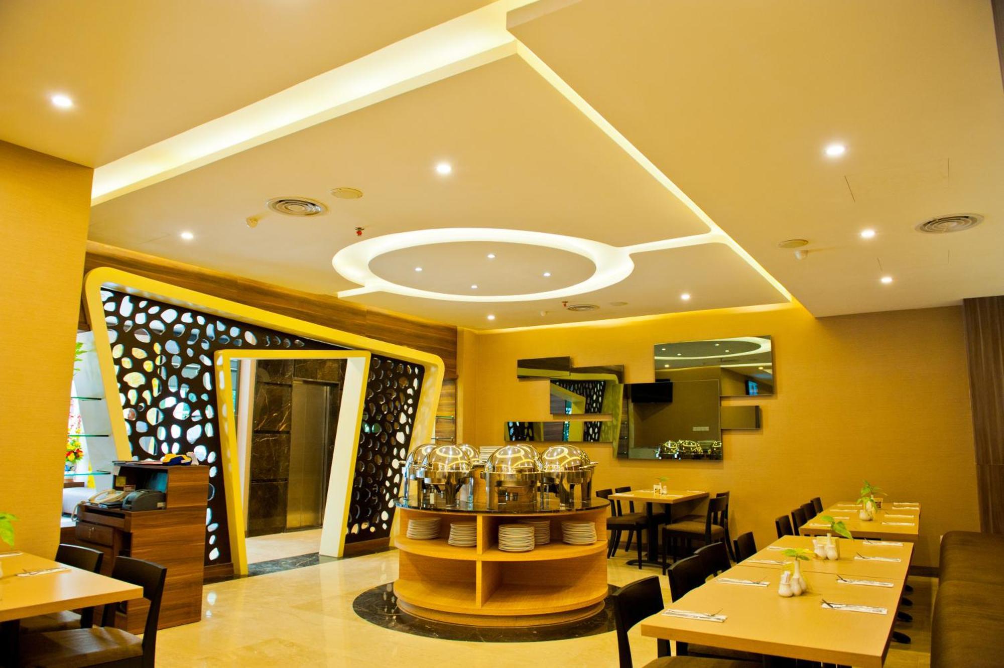 Biz Hotel Batam Nagoya Exterior photo