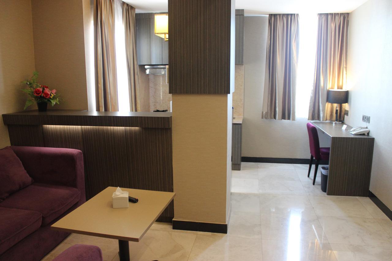 Biz Hotel Batam Nagoya Exterior photo