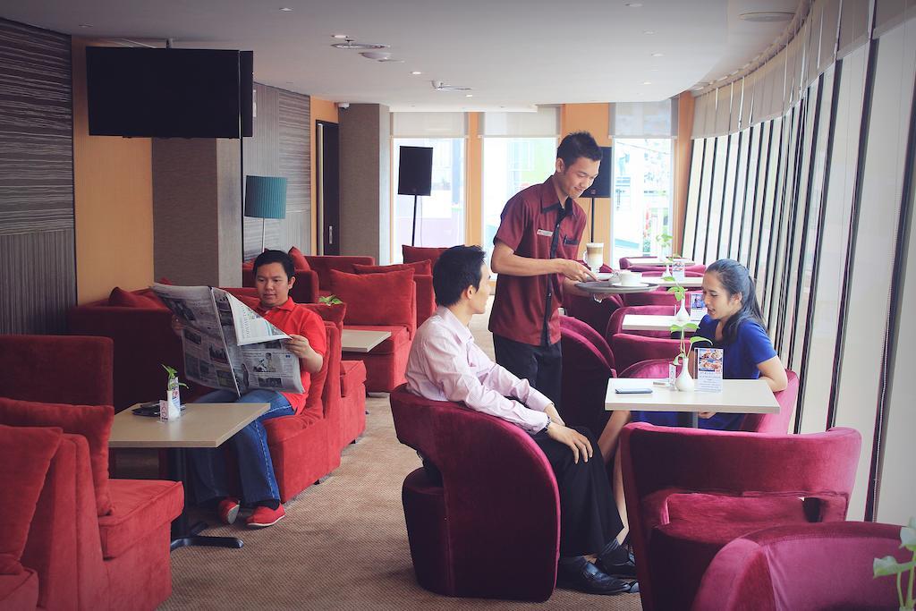 Biz Hotel Batam Nagoya Exterior photo