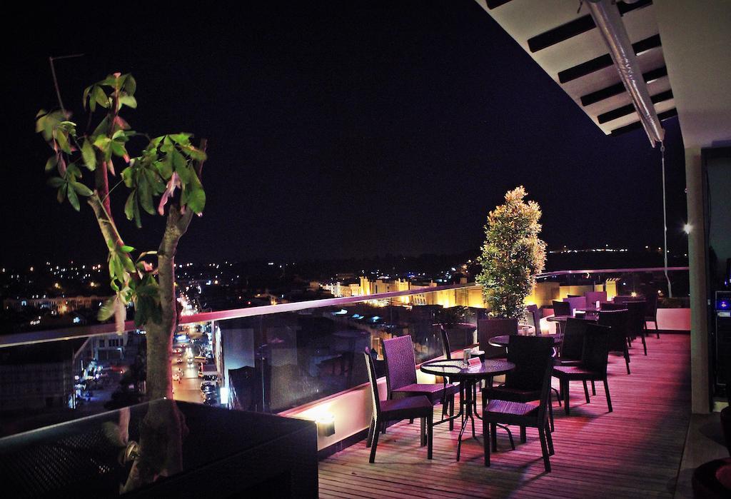 Biz Hotel Batam Nagoya Exterior photo